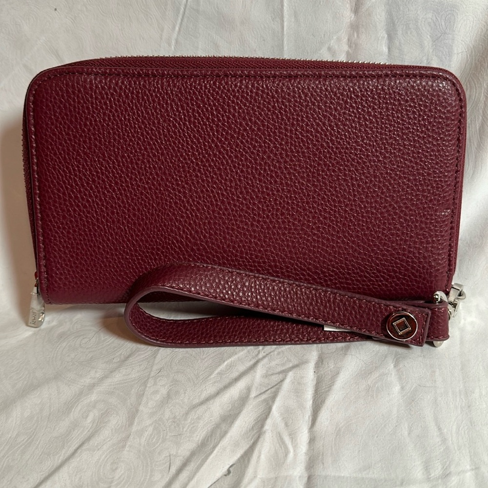 Thirty One Benjamin wallet with wristlet burgundy NEW Demo